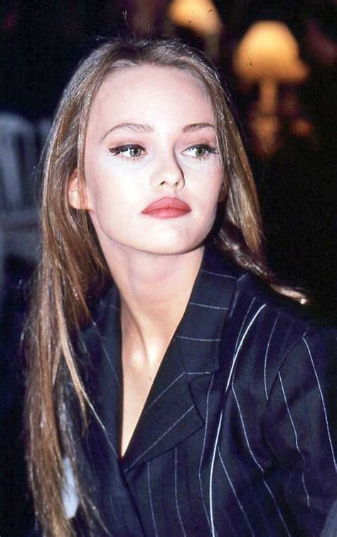 Young Vanessa Paradis Best Style Moments –。